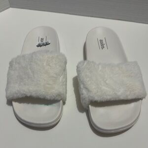 Auden White Fuzzy Slide Sandals Size 11/12